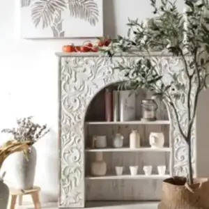 ديكور مدفأة منقوش