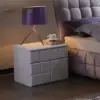 طاولة جانبية بتصميم مكعب