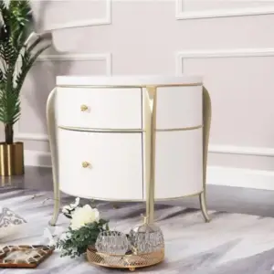 طاولة جانبية كلاسيكية