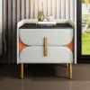 طاولة جانبية بتصميم عصري جذاب