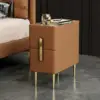 طاولة سرير جانبية بتصميم فاخر