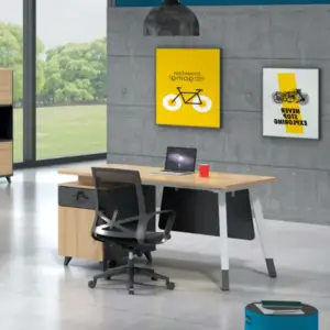 مكتب عمل عصري بتصميم راقي