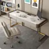 مكتب عملي بطابع عصري