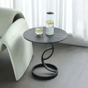 طاولة خدمة جانبية معدنية بتصميم حديث