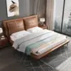 سرير بتصميم راقي